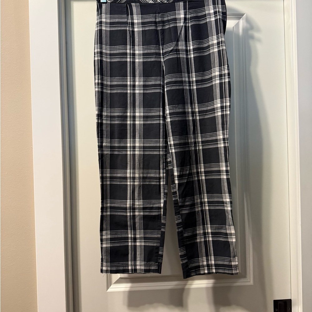 Women's Black and White Plaid Capris